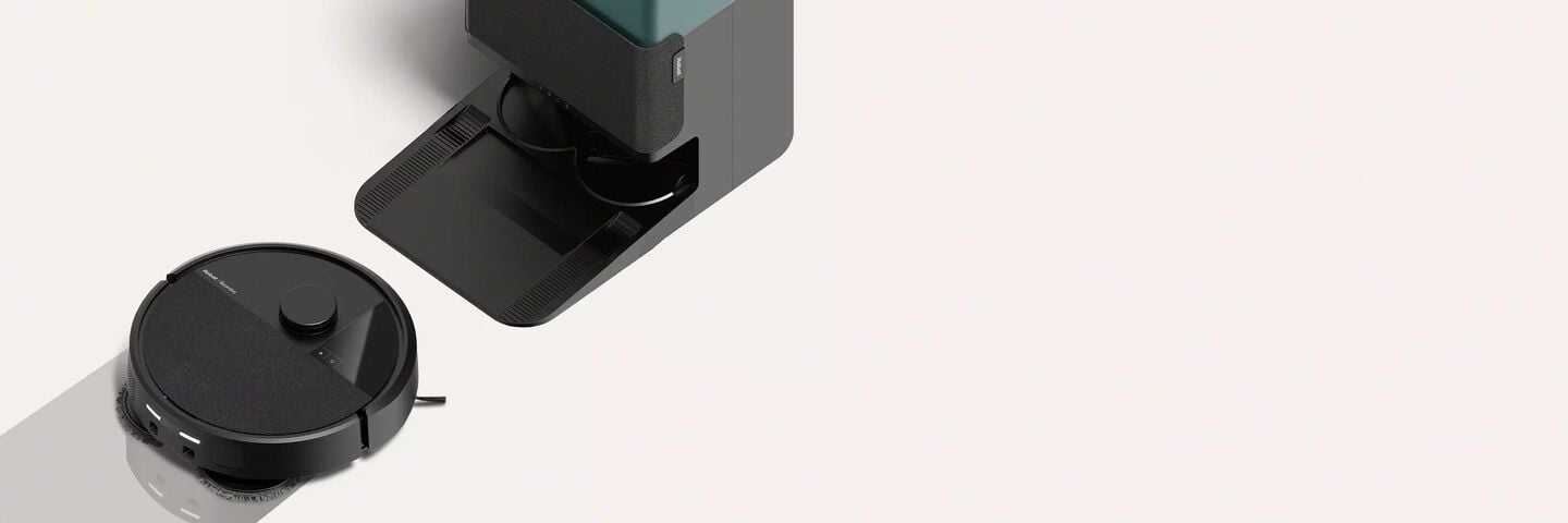 Roomba&reg; Plus 505 Combo Robot + AutoWash&trade; dock